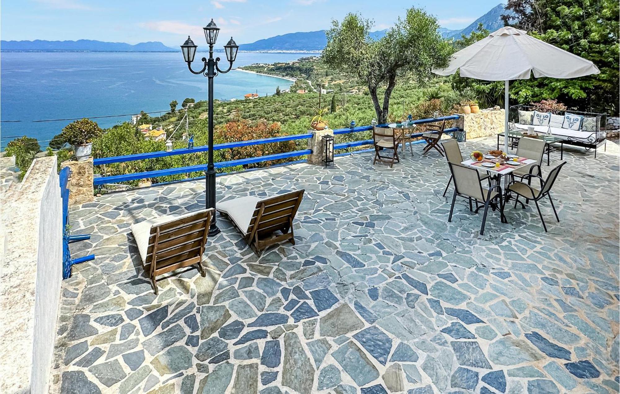 2 Bedroom Lovely Home In Kalamata Bagian luar foto