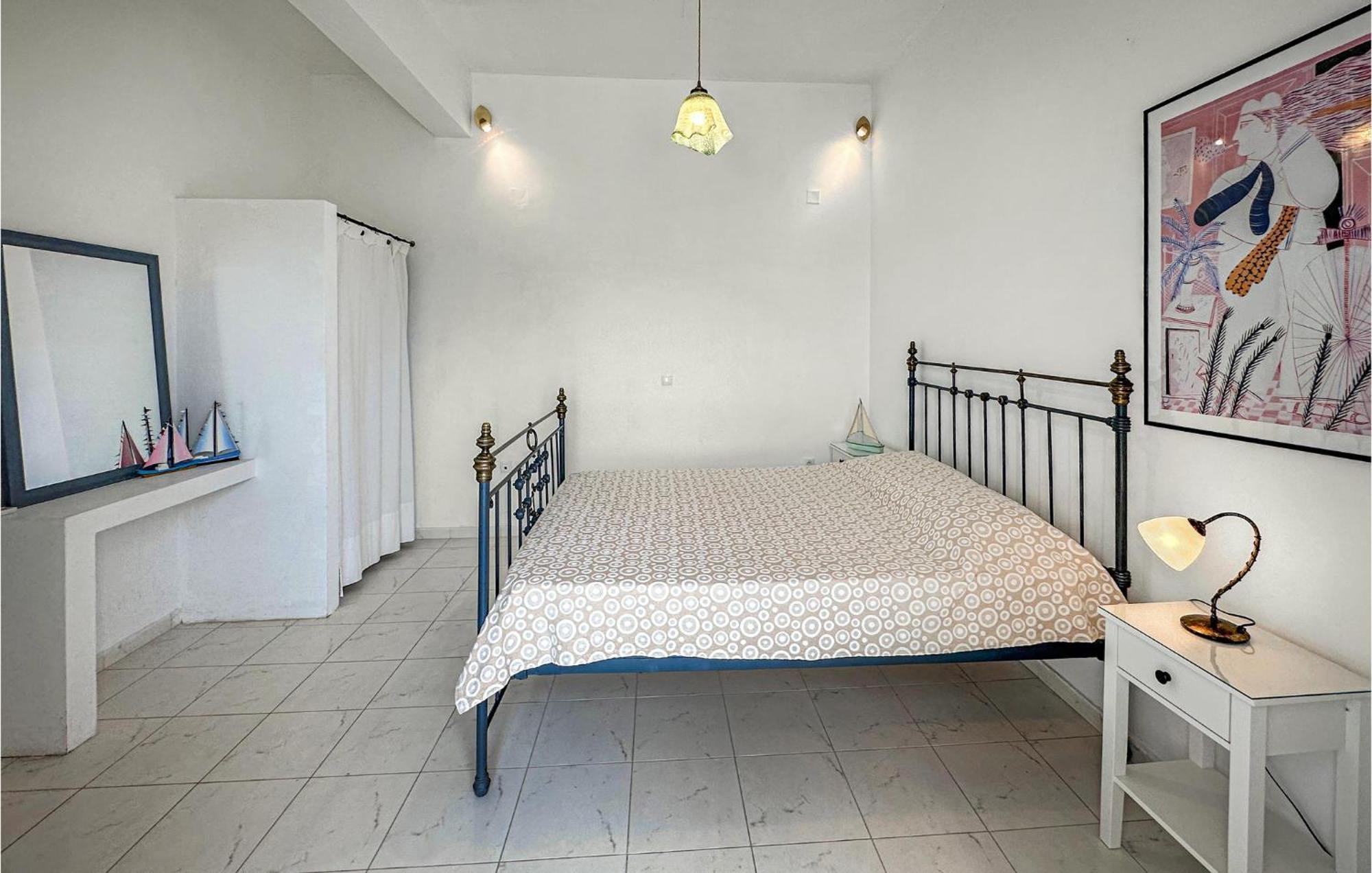 2 Bedroom Lovely Home In Kalamata Bagian luar foto