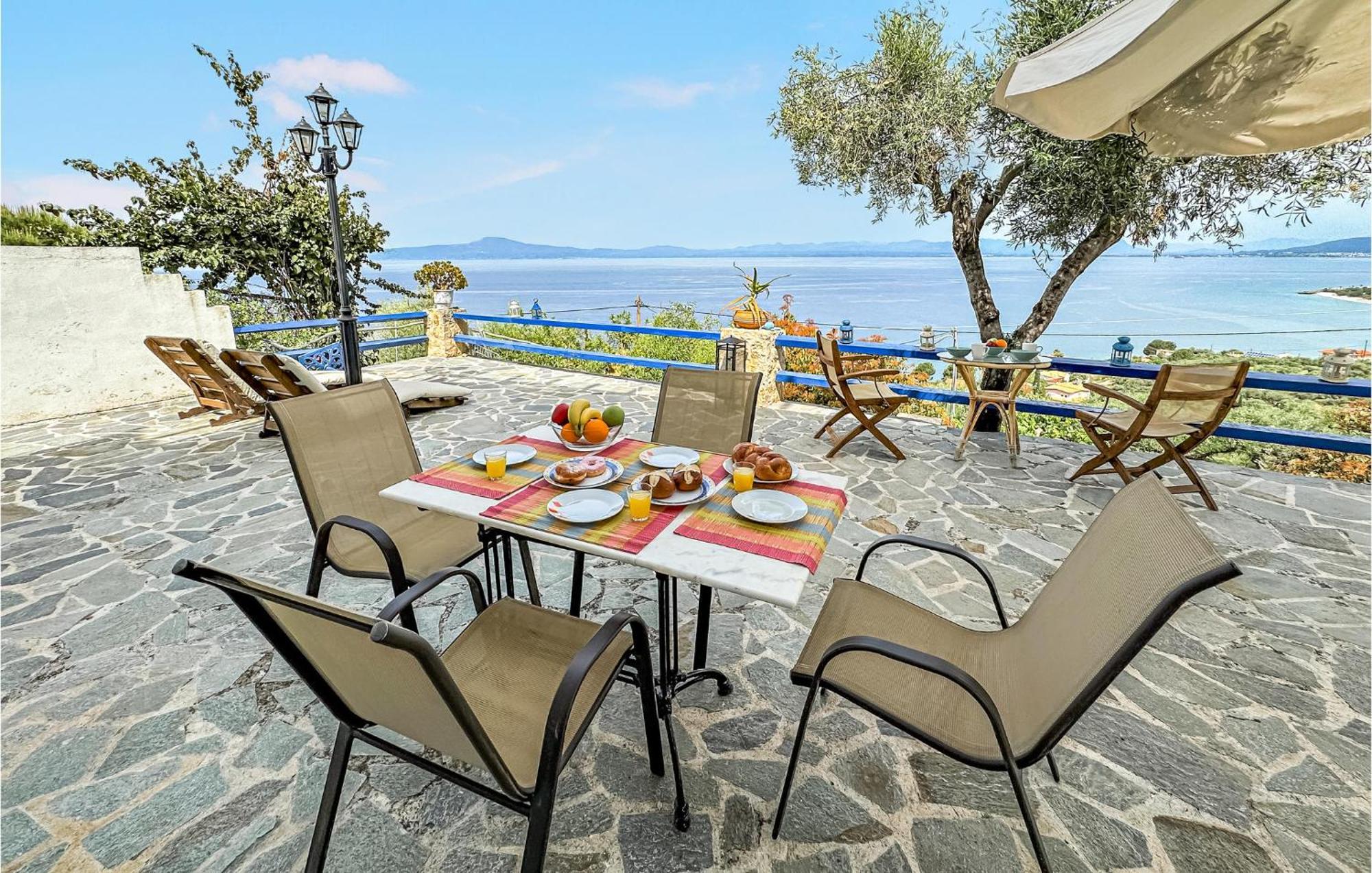2 Bedroom Lovely Home In Kalamata Bagian luar foto