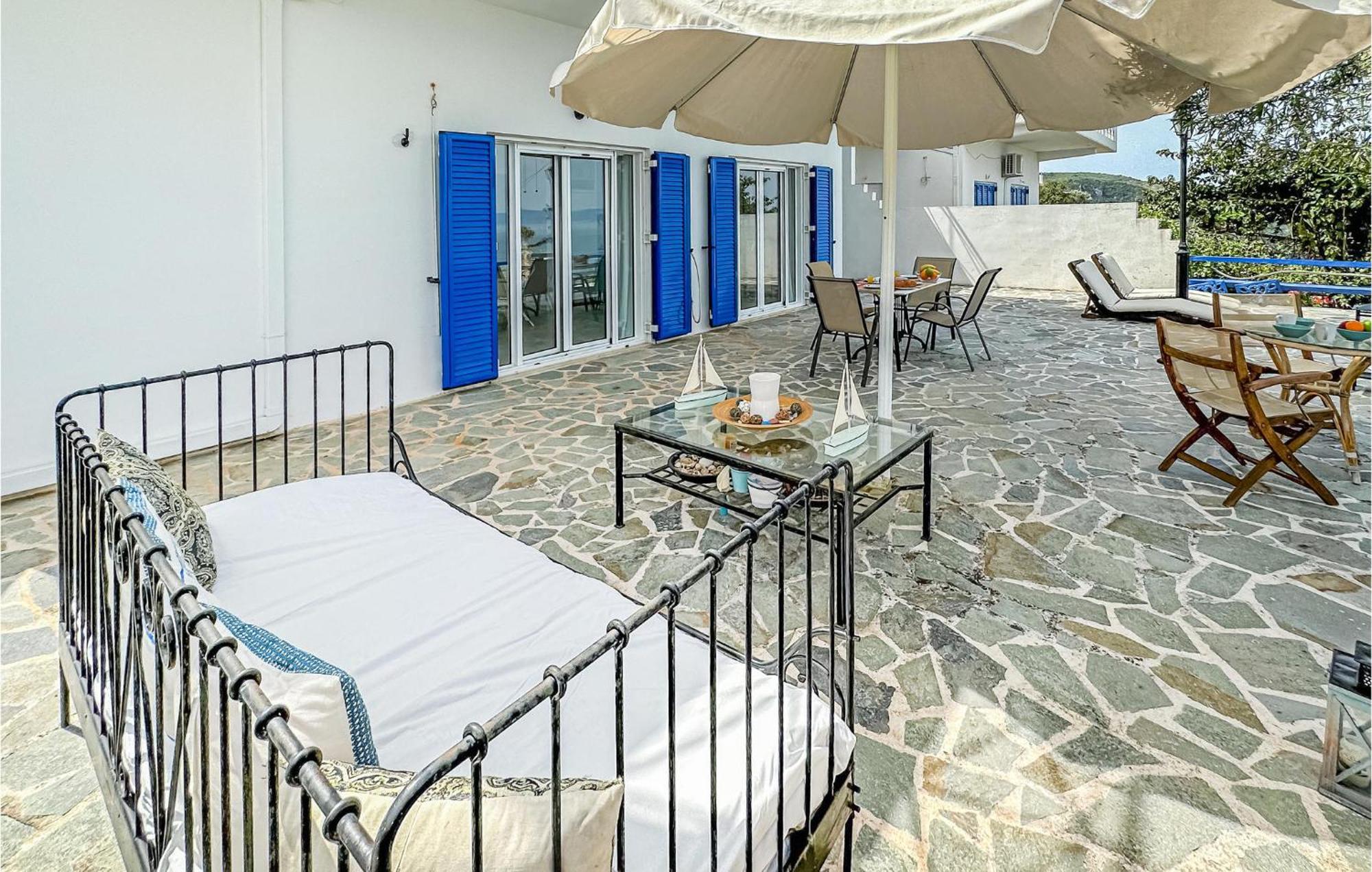 2 Bedroom Lovely Home In Kalamata Bagian luar foto