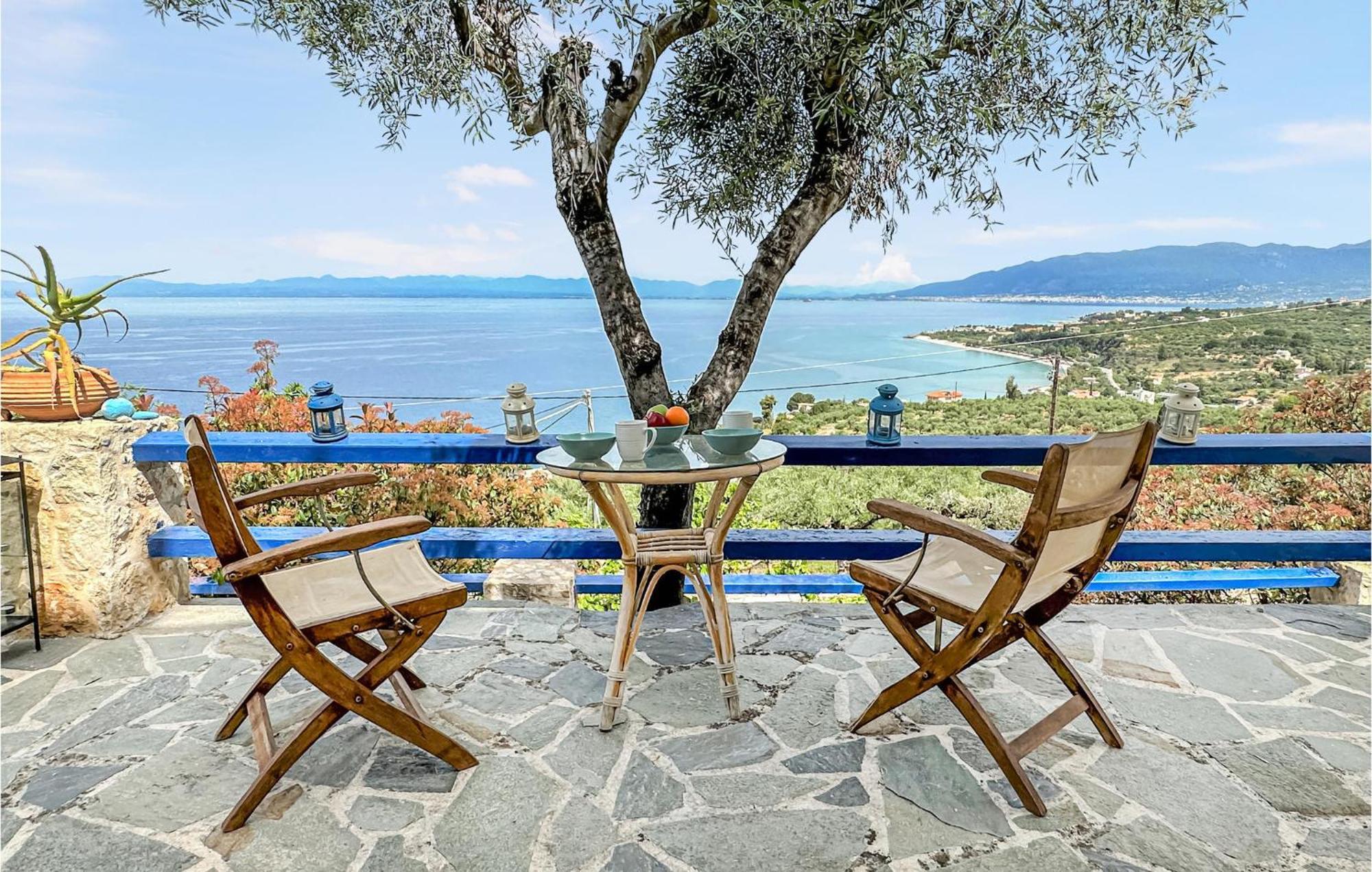2 Bedroom Lovely Home In Kalamata Bagian luar foto