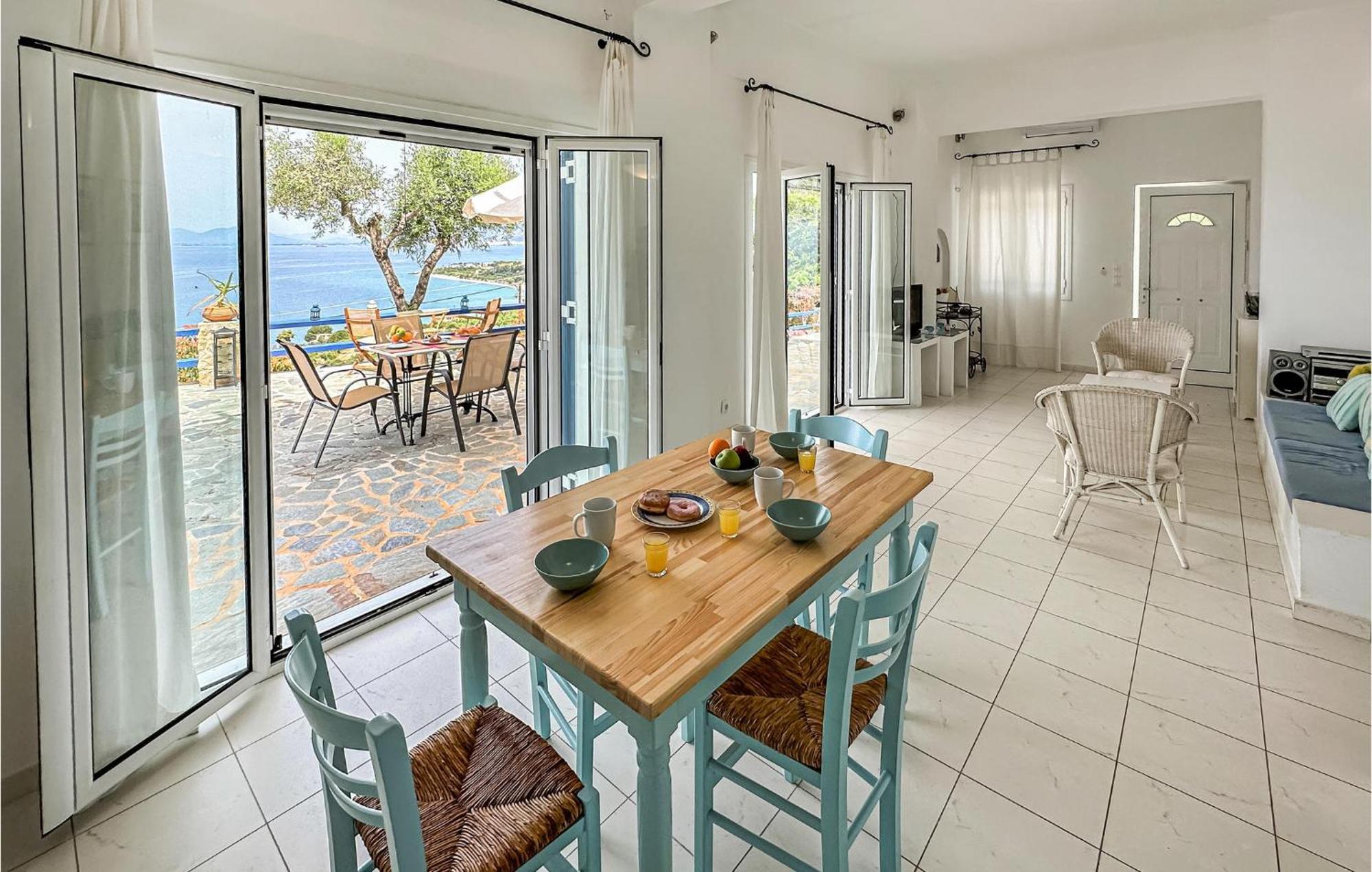 2 Bedroom Lovely Home In Kalamata Bagian luar foto