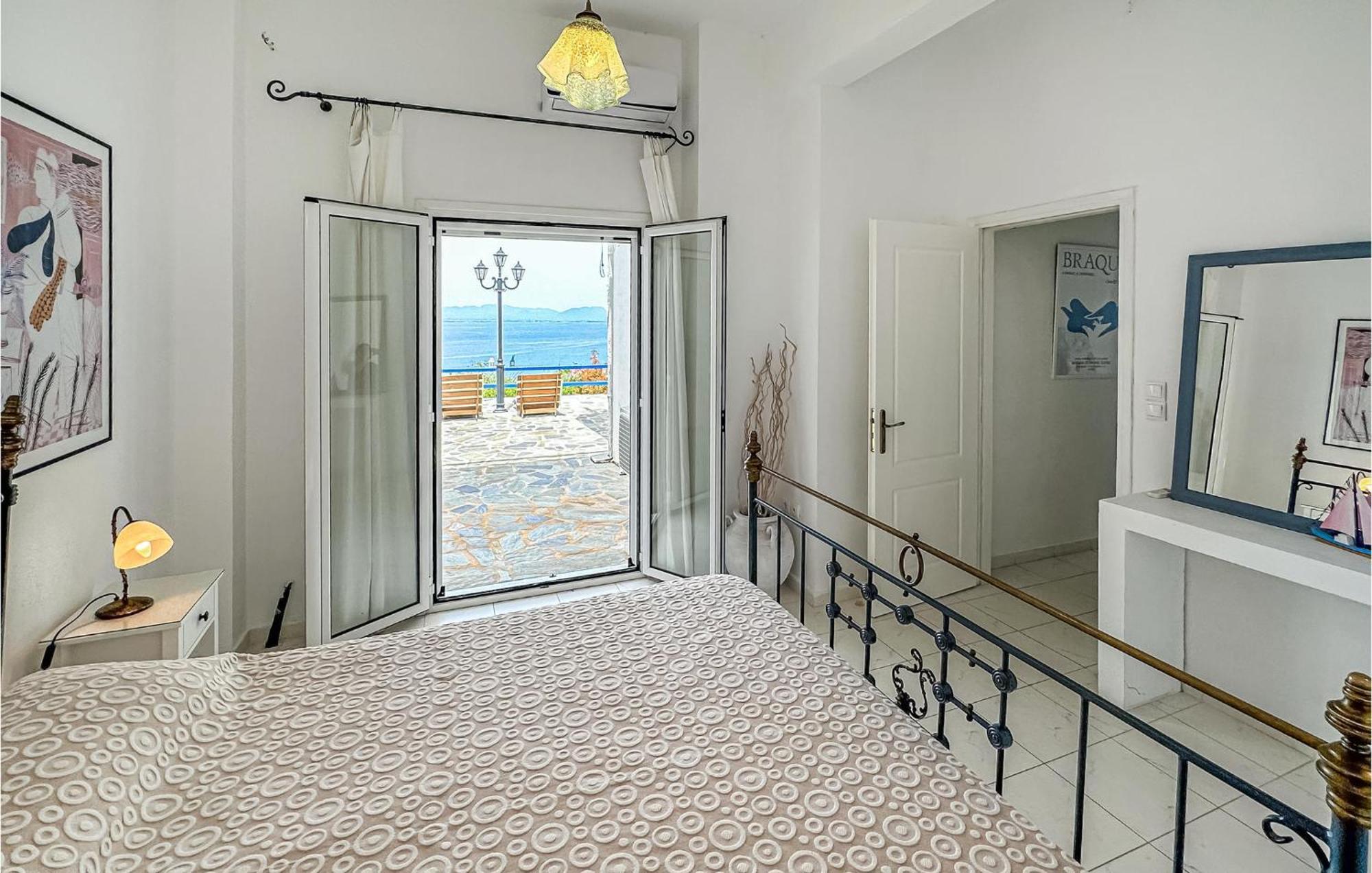 2 Bedroom Lovely Home In Kalamata Bagian luar foto